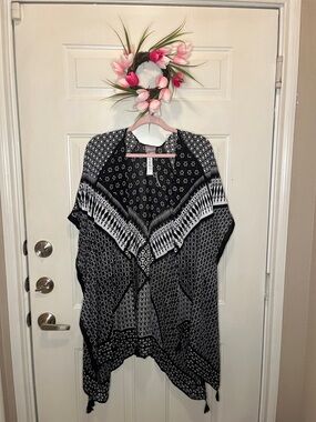 Chicos-Black and White Patterned Kimono Cover-Up